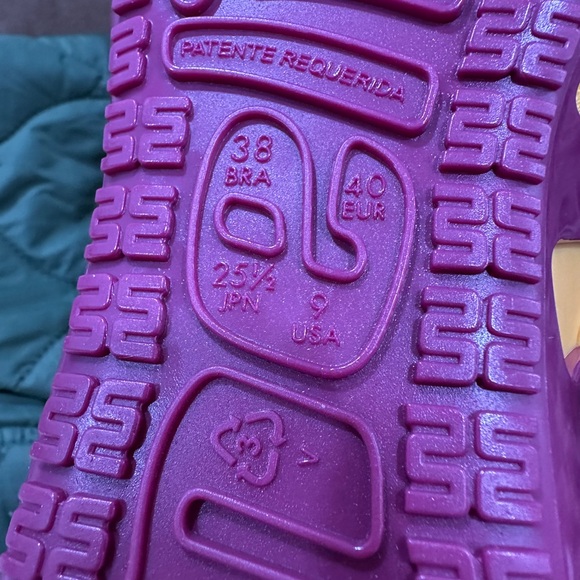 NWTB Melissa One of A Kind “Motion” Yellow and Purple Rubber Sneakers. Size 9US - Picture 9 of 10